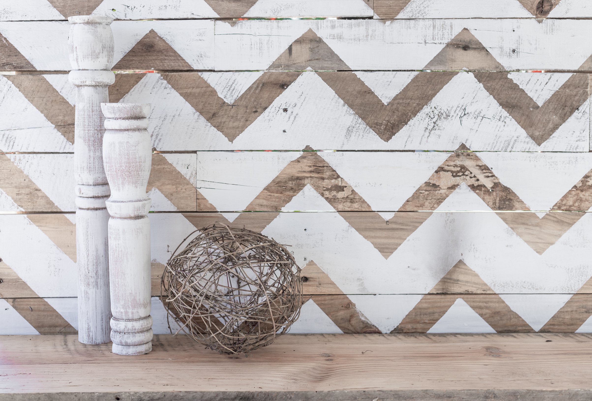 Farmhouse mantle decoration